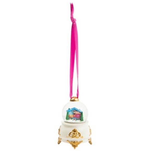 Brand new and ready to ship Taylor Swift Lover Snowglobe Ornament - Picture 4 of 7